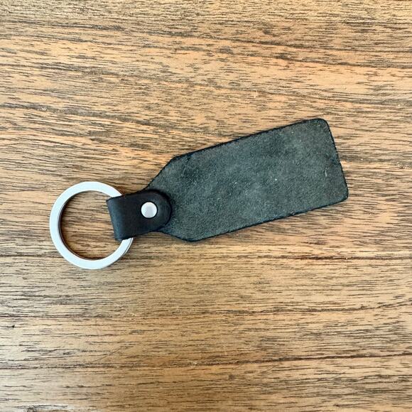 Linksoul Leather Keychain - Black - Picture 3 of 4